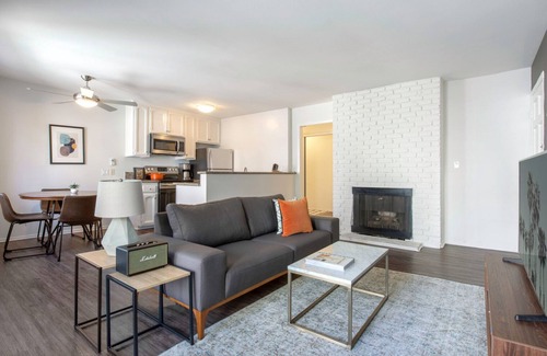 Westwood Apartment | Swanky Westwood 1BR with Rooftop, in central location by Blueground