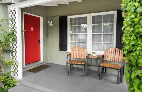 NoHo Arts District House | TASTEFULLY RENOVATED 4BR HOME with PRIVATE PATIO in NoHo ARTS DISTRICT p13