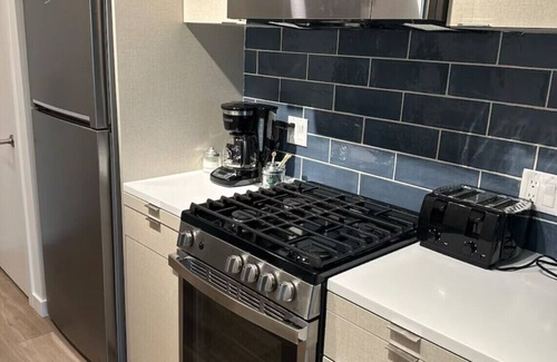 Hollywood Apartment | Terrific 1-bedroom apartment in Los Angeles with WiFi Selma 3