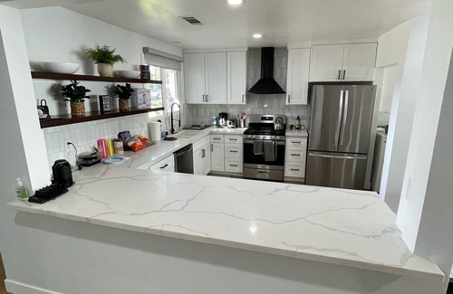 Burbank House | The 3 Bedroom Buena Vista