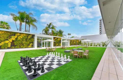 Beverly Hills Hotel | The Beverly Hilton