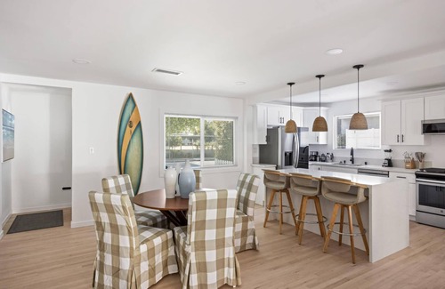 Del Rey House | The Culver | 6 bedrooms & spa! by Colby & Conrad