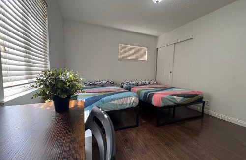 Fullerton Hostel | The Disney Hostel - West Fullerton