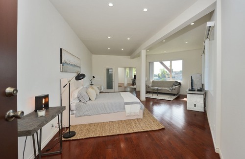 Hollywood Dell House | The Great Hollywood Hills Secluded Private Guest House + Incredible Views