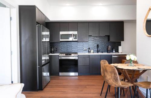 Hollywood Apartment | The Hollywood Highline 2 bed Apt WITH FREE PARKING in Hollywood
