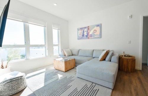 Hollywood Apartment | The Hollywood Highline 2 bed Apt WITH FREE PARKING in Hollywood