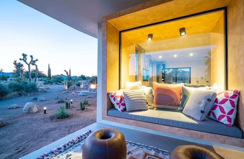 Pioneertown House | The Modern Wolfden: 4 bedrooms, All En-suite Baths