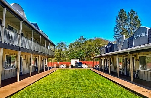 Willits Hotel | The Old West Inn