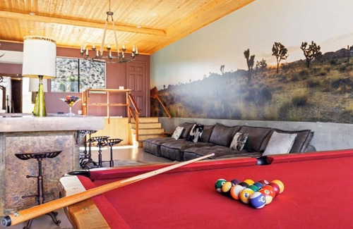 Pioneertown House | The Raven By The Cohost Company