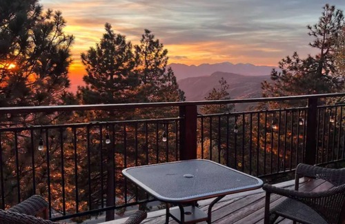 Running Springs Cabin | The Sunset Lodge - Spacious Mountain Escape w/Panoramic City Views
