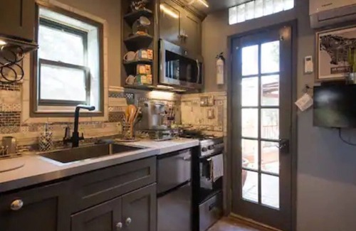 Hollywood Heights Apartment | The Ultimate Hollywood Hills Paradise: A Stylish Suite & Patio with Epic Views!