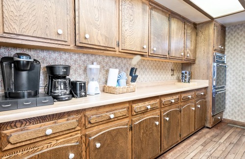 Patton House | The Voges' Lake House - Sleeps 14 - 8 Adults Max. Lakefront, Dock, BBQ