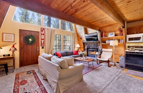 Moonridge Cabin | Three Bears Resort Cabin at Big Bear Lake