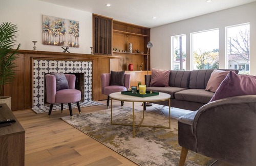 Larchmont House | THREE UNIT HOLLYWOOD COMPLEX W/3 PRIVATE ENTRANCES