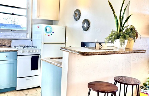 Beverly Hills Apartment | Top Floor Corner Unit