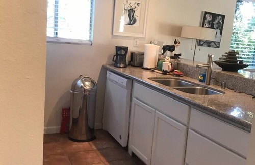 Mar Vista Apartment | Top floor pad near the beach