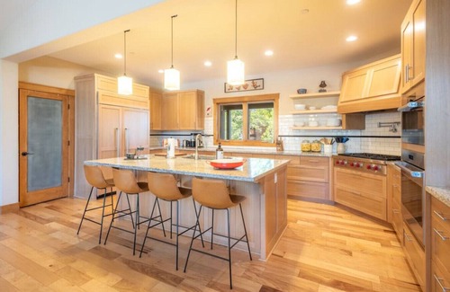 Truckee House | Truckee House · Gorgeous Mountain Oasis, Hot Tub & Chef's Kitchen