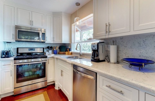 Lake Arrowhead House | Upscale home with lake views, gas grill, washer/dryer, fireplace, patio, deck