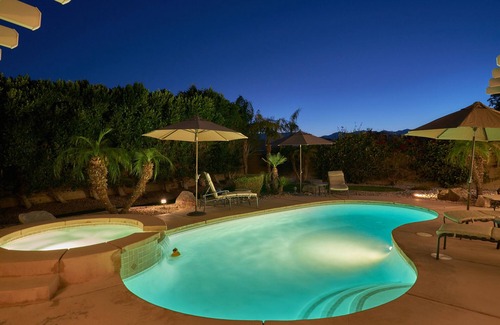 Palm Desert House | Upscale Quiet Luxury Living In Palm Desert! CLOSE to Shopping Golf ⛳️