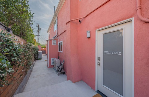 Hollywood House | Urban Jungle Oasis in Center of Hollywood