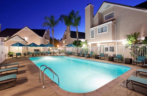 Irvine Industrial Complex-East Hotel | 65 m² Hotel ∙ 127 guests