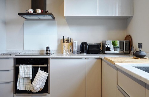 Gospel Oak House | Veeve - At the Foot of Parliament Hill