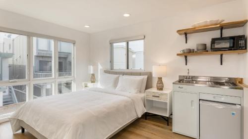 Santa Ana Heights House | Velvet Sand Buyout by AvantStay Steps to Newport Beach Sleeps 22