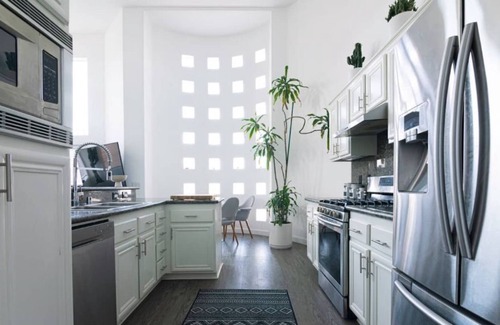 Marina Peninsula House | Venice Beach Home w/ 20 ft Ceiling, Rooftop Deck & 1 Block from Beach!