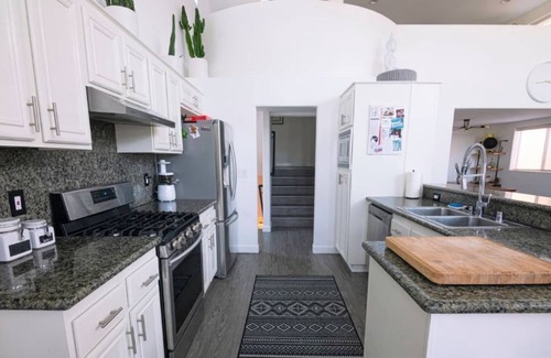 Marina Peninsula House | Venice Beach Home w/ 20 ft Ceiling, Rooftop Deck & 1 Block from Beach!