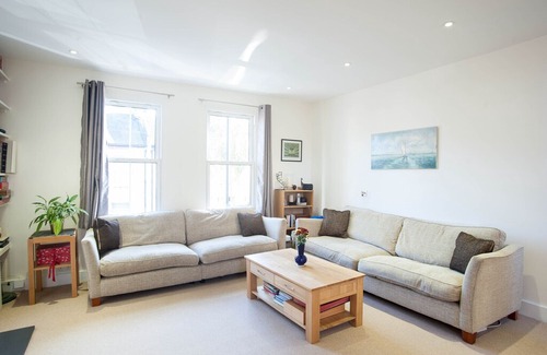 Nine Elms House | Victorian Riverside.