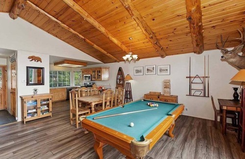 Big Bear Lake House | View Point - Hot Tub, Pool Table, Arcade Game, Slope Views