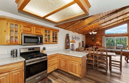 Big Bear Lake House | View Point - Hot Tub, Pool Table, Arcade Game, Slope Views