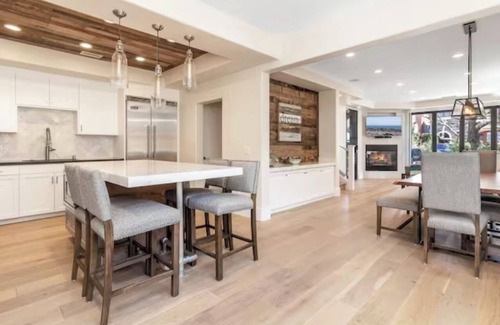 Corona del Mar House | Villa Acacia- Contemporary Vacation Home