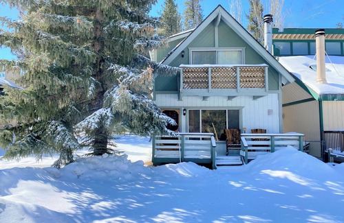 The Village House | Village Hideaway - Walk to Village & Lake, Fireplace, Deck