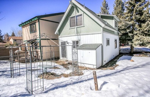 The Village House | Village Hideaway - Walk to Village & Lake, Fireplace, Deck