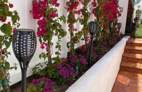 The Strand Apartment | Walk 2 beach, A/c, W/d, Work Desk, Renovated