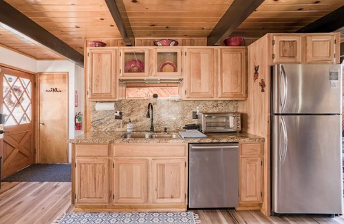 Big Bear Lake Ski Chalet | Walk 2 Bear Mtn! Indoor Spa, Pool Table, Arcades