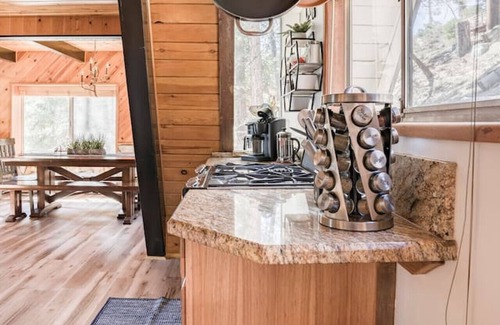 Big Bear Lake Ski Chalet | Walk 2 Bear Mtn! Indoor Spa, Pool Table, Arcades