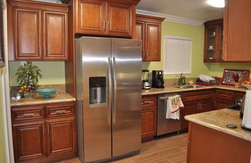 Southwest Anaheim House | Walk To Disneyland! 4 Bedrooms and 3 Bathrooms.