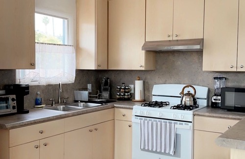Eastside House | Walk To E. Beach 2 Bed,1 Ba @ CocoVillaSb Rentals 30/Ngt Minimum