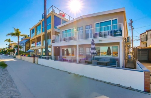 Central Mission Beach Condo | WaterFront * Exclusive View Patio * Ground Level * A/C