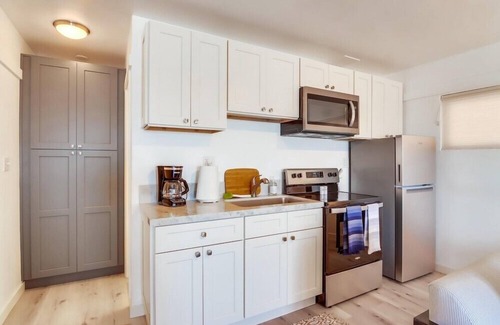 Central Mission Beach Condo | WaterFront * Exclusive View Patio * Ground Level * A/C