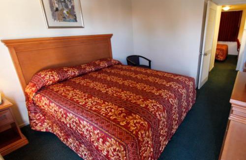 Corona Hotel | Welcome Inn Corona