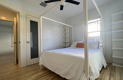 Mid Central House | Well appointed 2 bedrooms Craftsman house with in/out door living