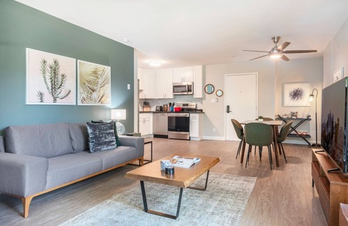 Westwood Apartment | Westwood/UCLA walkable 1BR w/Gym, next to village, shopping by Blueground