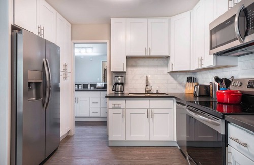 Westwood Apartment | Westwood/UCLA walkable 1BR w/Gym, next to village, shopping by Blueground