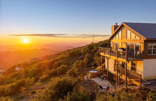 Julian House | Wild Moon Ranch Pickleball, Cedar Tub & Views