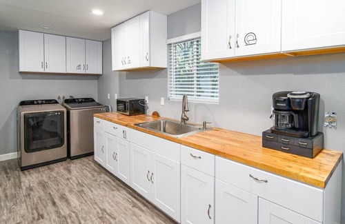 Mariposa House | Yosemite Casita Waalapsu-6 Beds, Game Room & Views