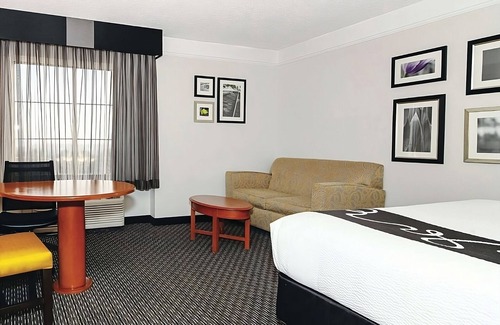 Guasti Hotel | Your Home Away From Home! Spacious Unit. Close to Cucamonga-Guasti Regional Park