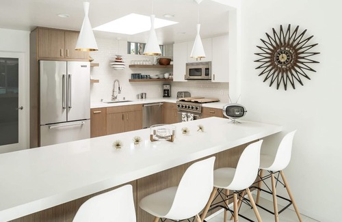 Vista Las Palmas House | Your Mid-Century Oasis in Palm Springs Awaits!